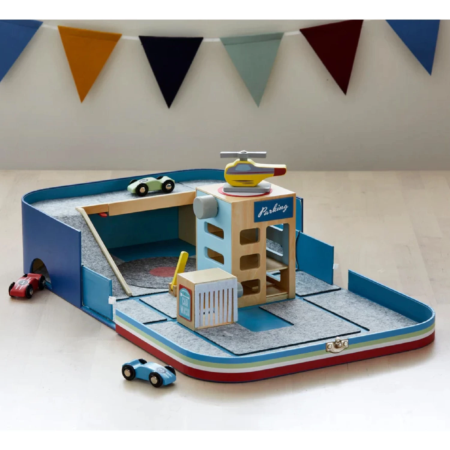 The Wonderful Little Suitcase Car Lover Suitcase 3 The Wonderful Little Suitcase Car Lover Suitcase